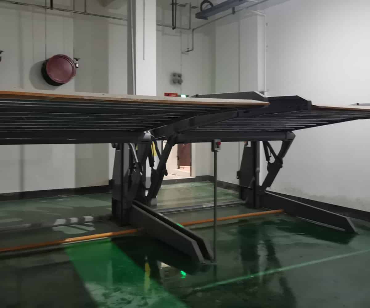 播州區(qū)2層升降式機械式停車設(shè)備